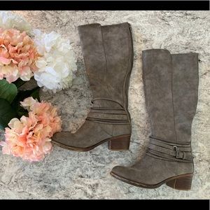 Maurice’s zip up boots